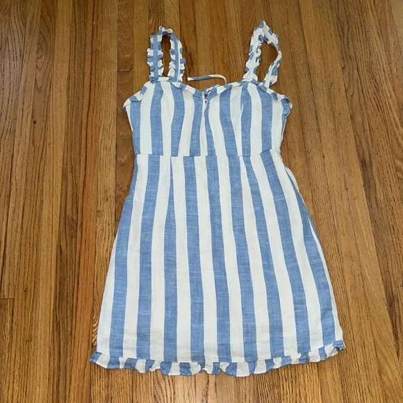 🦋 NEW WITHOUT TAGS - linen blend dress ☀️ - Picture 1 of 4